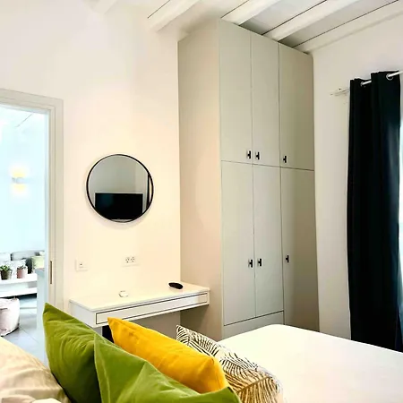 Апартаменты Almond Place